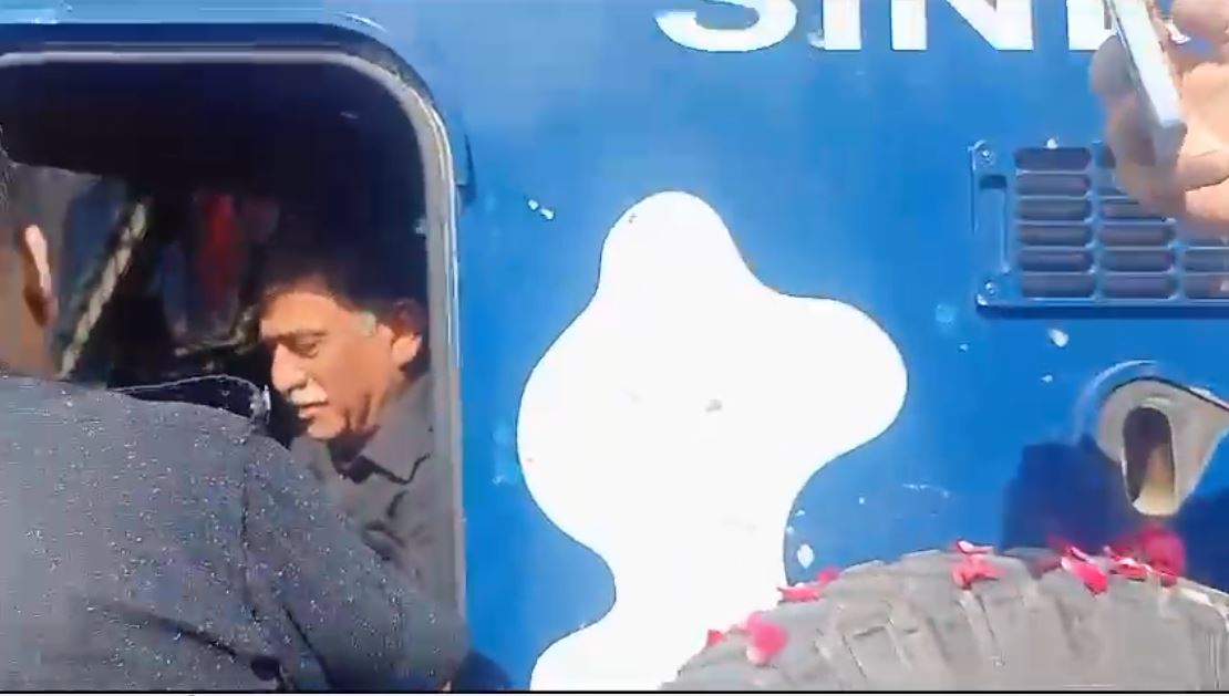 مهاجر قومي موومينٽ سربراهه آفاق احمد ڊمپر ساڙائڻ واري ڪيس ۾ جيل حوالي