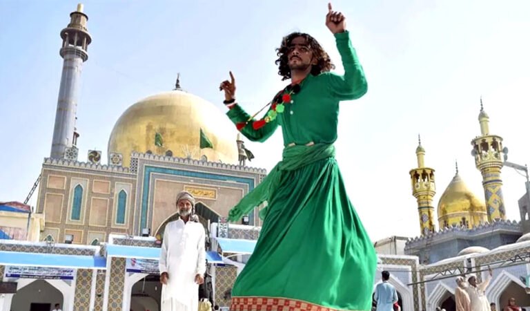 سنڌ حڪومت پاران قلندر شهباز جي عرس جي موقعي تي عام موڪل جو اعلان