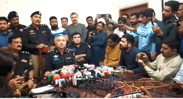 ڊاڪٽر آڪاش انصاري جو قاتل سندس هنج ورتل پٽ نڪتو