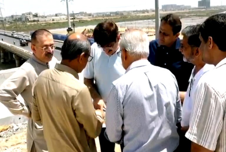 وڏي وزير سيد مراد علي شاهه پاران شرجيل انعا ميمڻ ۽ ٻين سان گڏ شاھرا ڀٽو جو دورو
