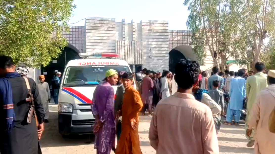 بخشاپور ٿاڻي جي حد ۾ ڊومڪي -بنگوار تڪرار تان پيرسن قتل