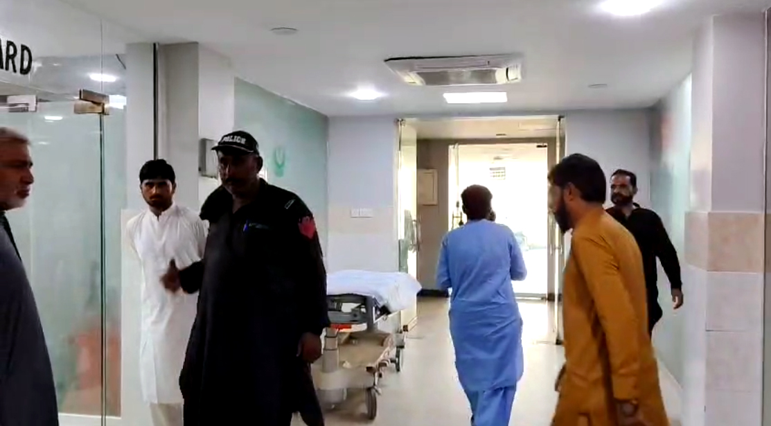 گمبٽ ۾ گهر اندر باهه لڳڻ سبب سڙي زخمي ٿيل گهرڀاتين مان وڌيڪ هڪ نينگر دم ڏئي ڇڏيو