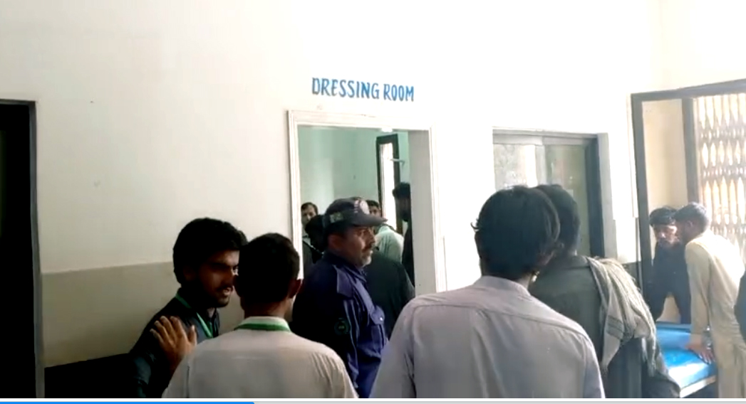 دادو ۾ ٻن موٽرسائيڪلن وچ ۾ ٽڪر بعد جهيڙو، هڪ ڄڻو قتل