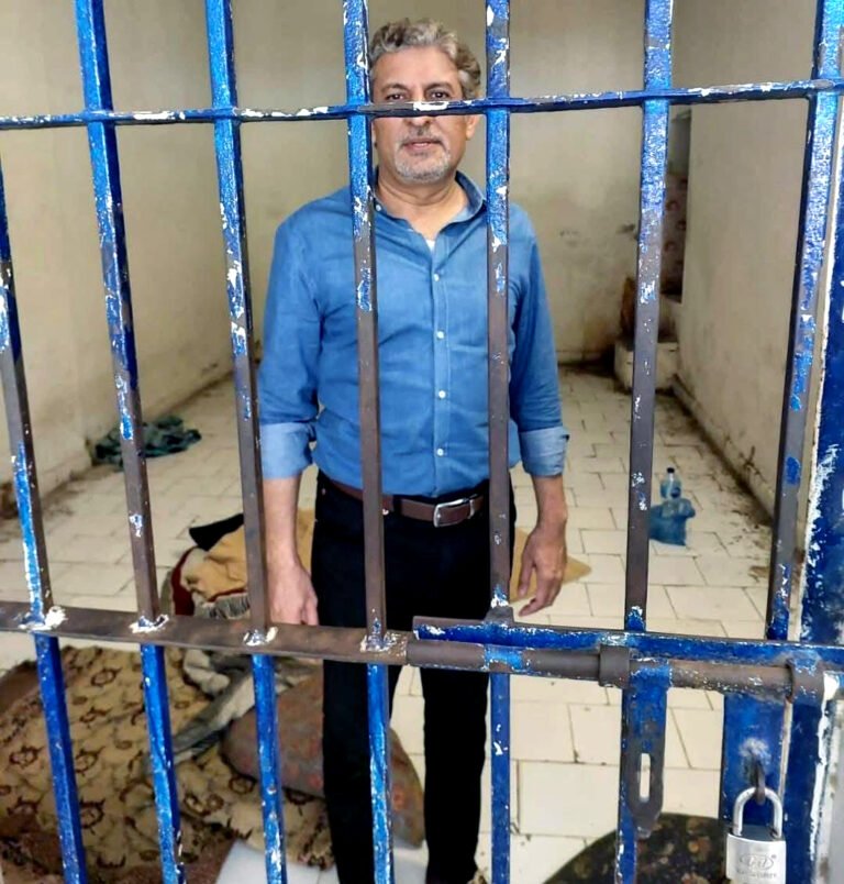 ڪراچي: ڊفينس ۾ اسڪوٽر سوار نوجوان تي تشدد ڪندڙ مک جوابدار سلمان فاروقي گرفتار