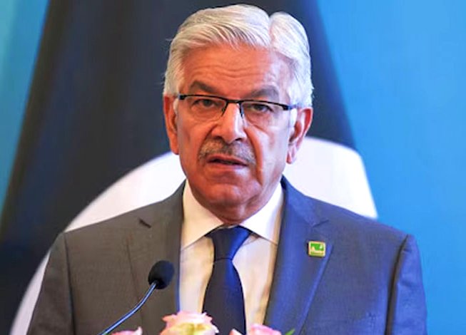 عالمي برادري ڪشمير ۽ فلسطين مسئلي جو پرامن حل يقيني بڻائي: خواجه آصف