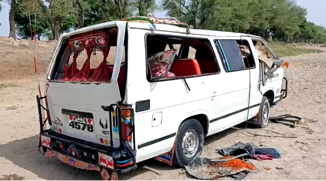 سنڌ جي مختلف شهرن ۾ روڊ حادثا، ڄڻو حياتي وڃائي ويٺو، 24 ڄڻا زخمي